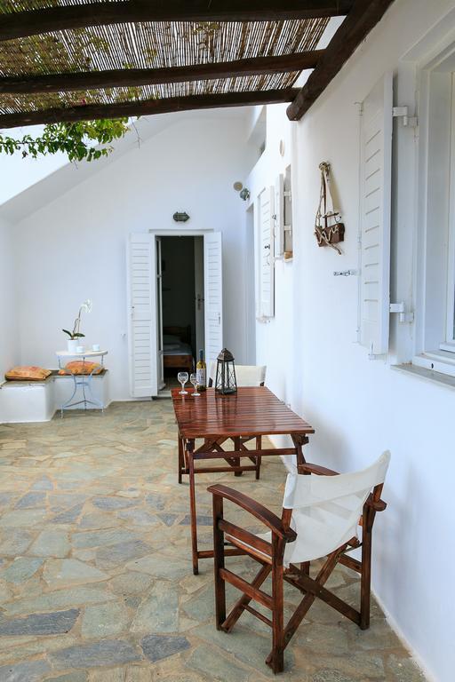 Paros Rita Studios ปิโซ ลิวาดิ ภายนอก รูปภาพ